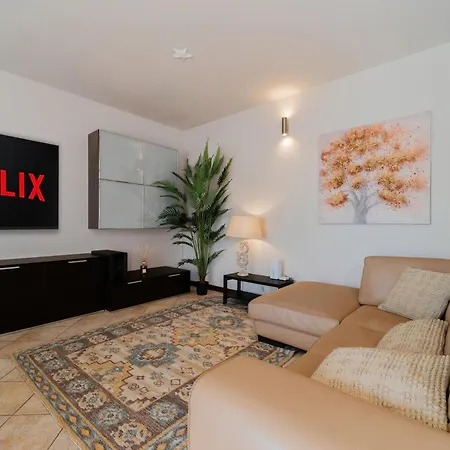 Casa Di Iaio - Netflix, Cinema & Parking Daire Gorizia